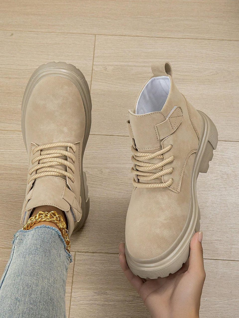 L115SN Women's Minimalist Lace-Up Utility Ankle Boots