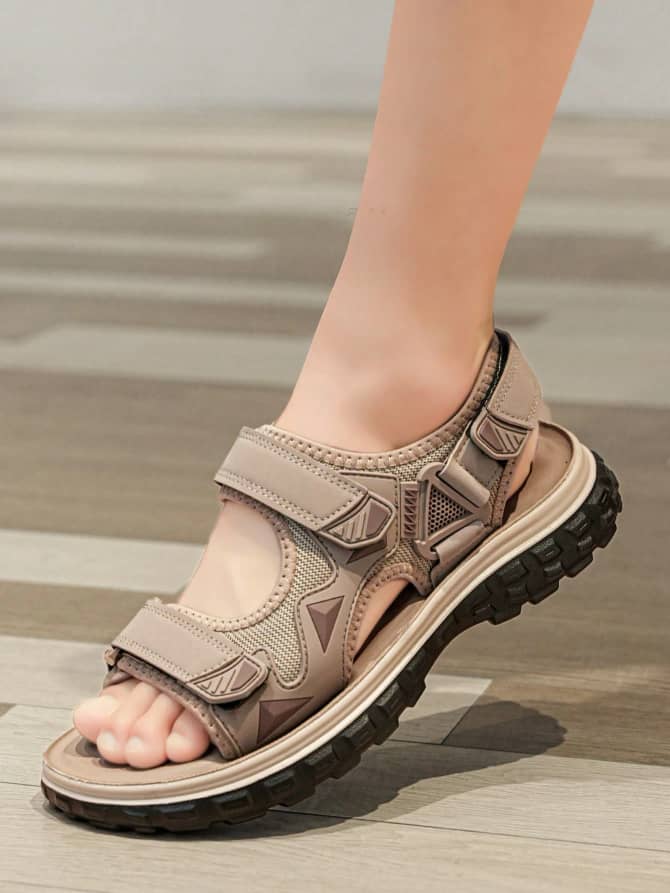 D016SN Men's Breathable Sports Sandals